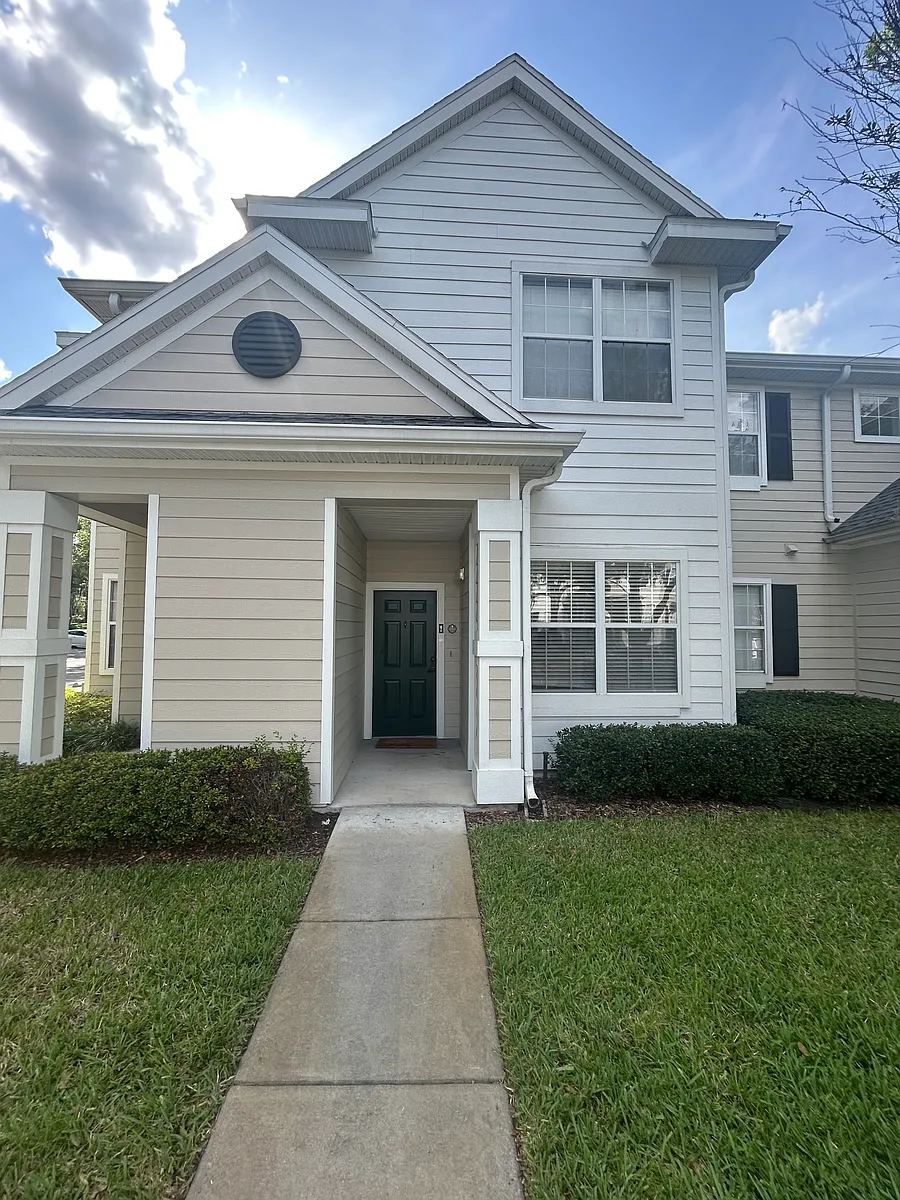 Building Photo - 417 Southern Pecan Cir #101