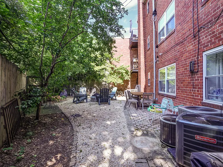 1411 Massachusetts Ave SE #6 — Photo 25