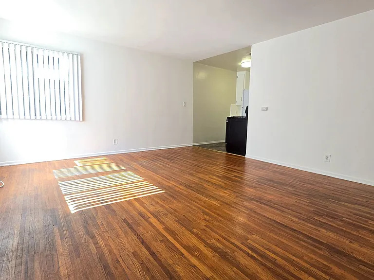 652 Veteran Ave — Photo 66