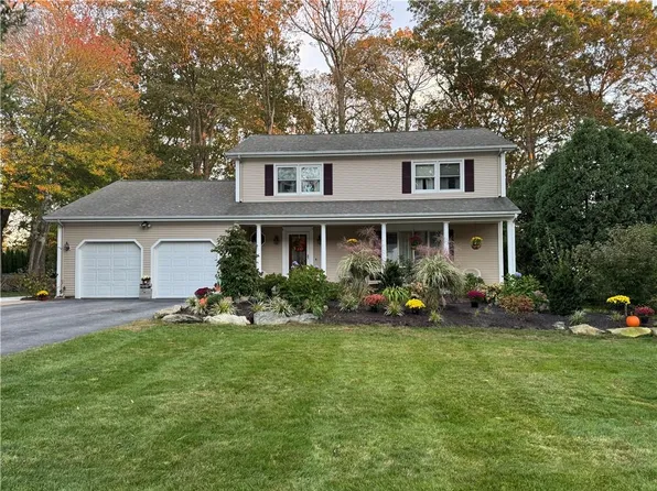 2212 Phenix Ave, Cranston, RI 02921