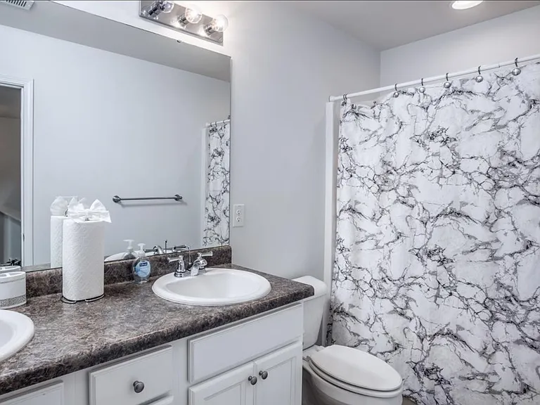 264 Wembley Dr — Photo 15