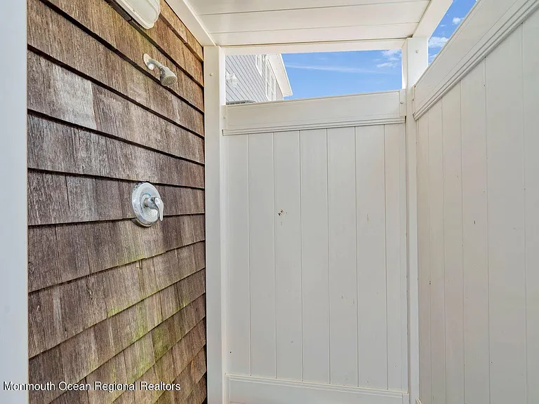 1101 S Ocean Ave — Photo 10