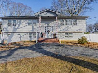 17 Ann Rd, Mastic Beach, NY 11951