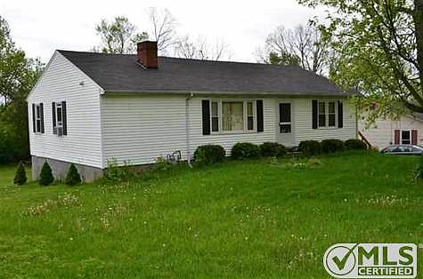 2nd image of 757 Moberly Rd