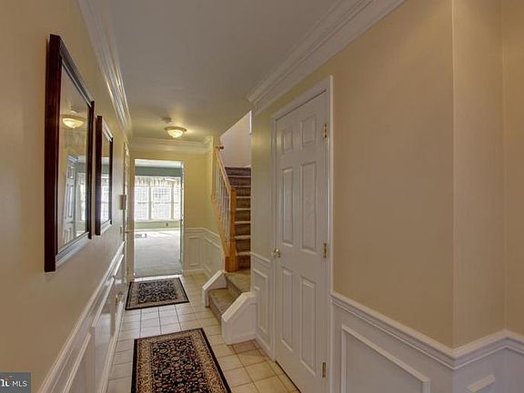 4th image of 38 Crenshaw Ct