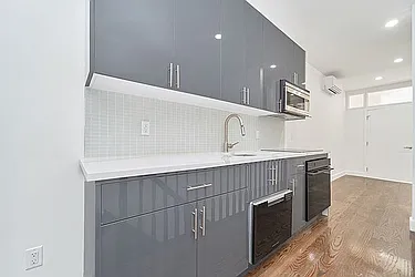 Rented by Living New York