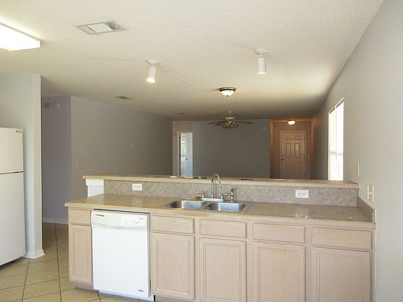 5th image of 1017 Antigua Cir