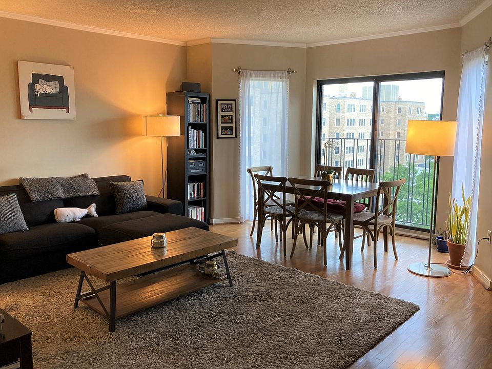 Living room with Dining Area