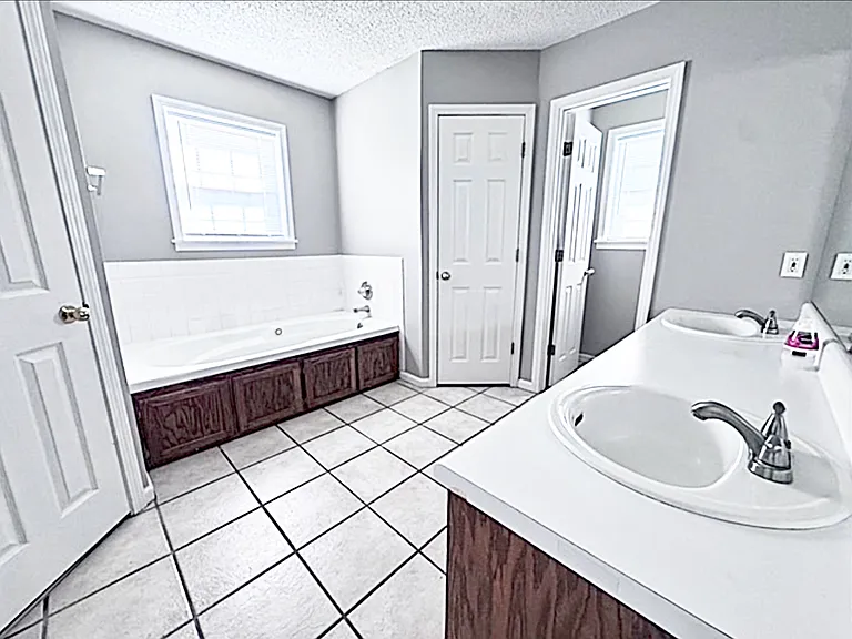 2312 Manchester Dr — Photo 13