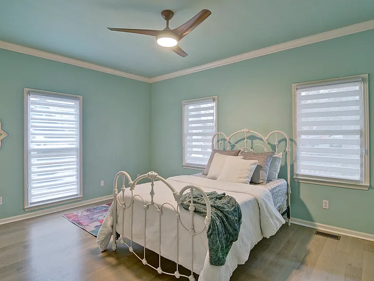 4060 Merritt Dr — Photo 18