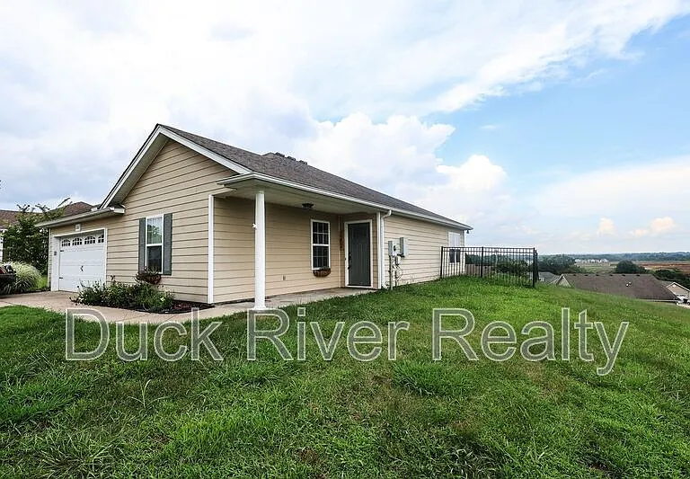 2207 Carpenter Bee Dr — Photo 2