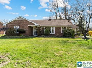 894 Hausman Rd S, Allentown, PA 18104