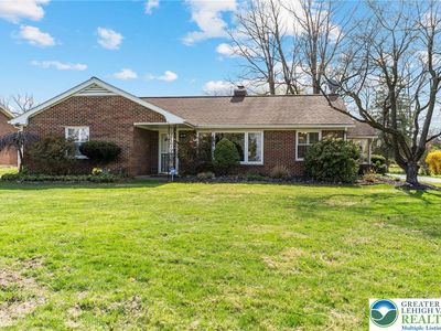 894 Hausman Rd S, Allentown, PA, 18104