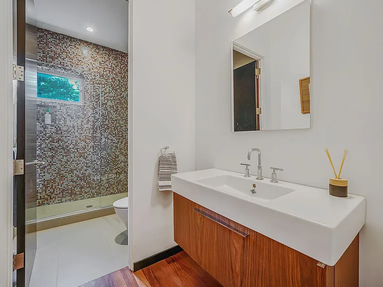 121 Montauk Hwy — Photo 64