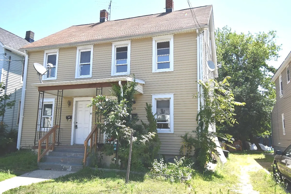 35-37 Maple St photo 1