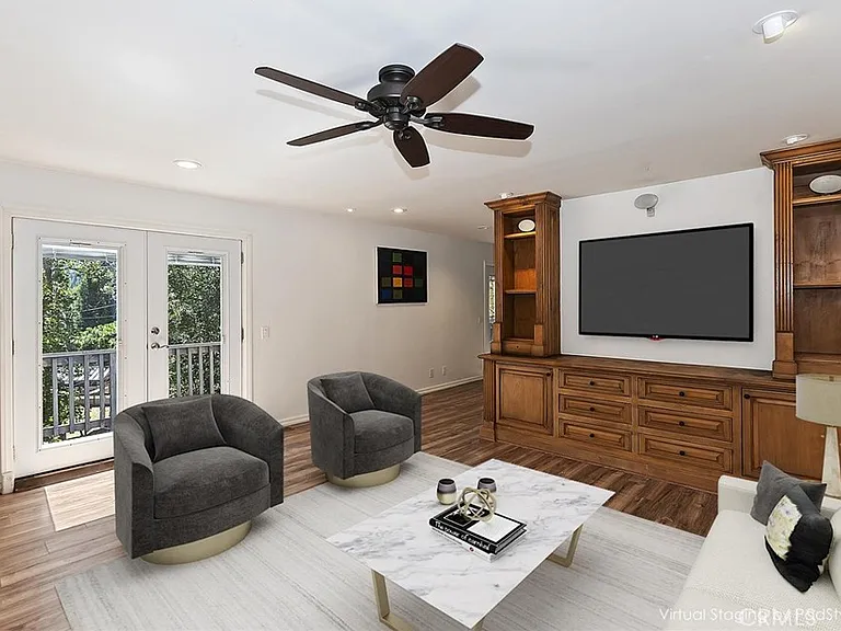 21510 Crest Forest Dr — Photo 16