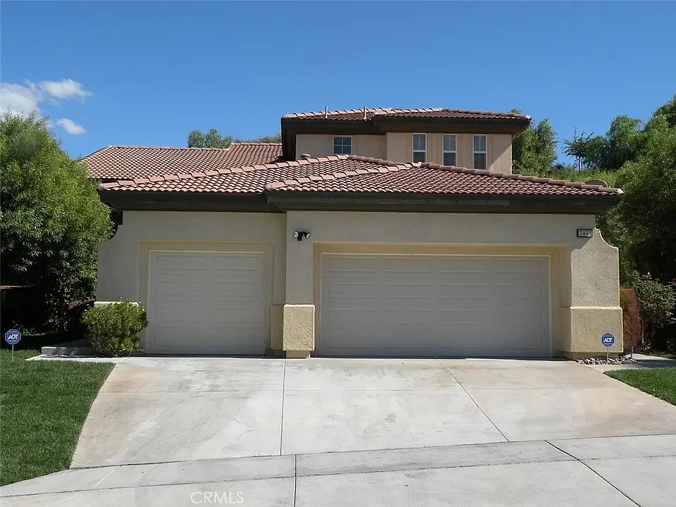 2471 Menlo Ave