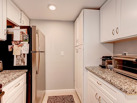 Roomy pantry & icemaker in refrigerator-freezer!