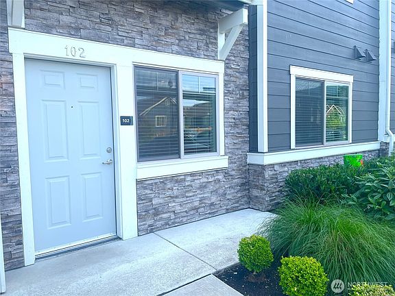 3rd image of 921 Westridge Way NE #102