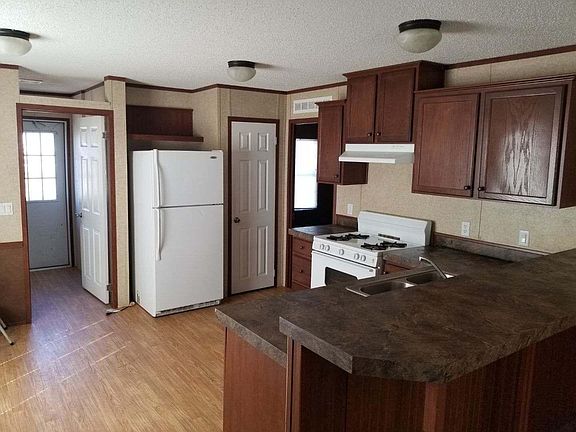 2nd image of 2900 Grand Ave Lot 33