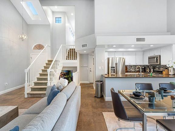 5th image of 2164 Canyon Dr APT L