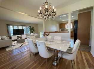 216 Hill Ave, Elmont, NY 11003