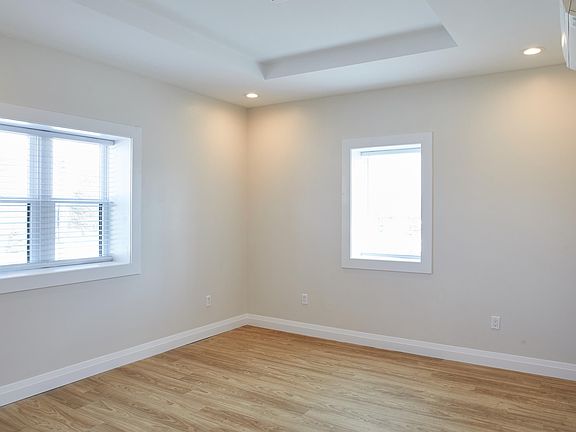 4th image of 19 N Main St