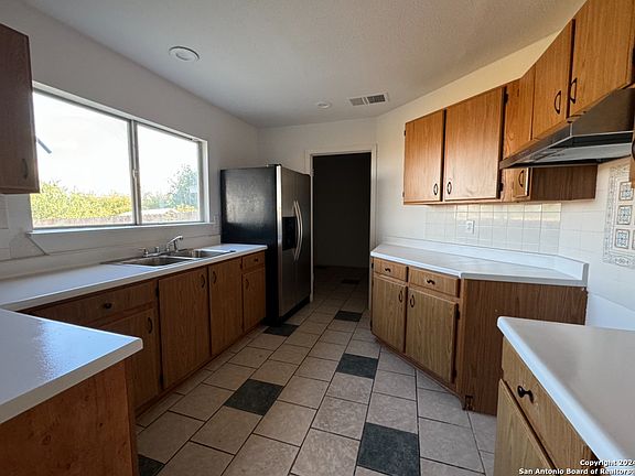 5th image of 4146 SUNRISE COVE DR