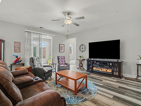 5th image of 4585 Prairie Path