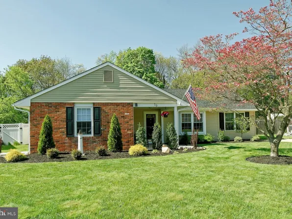 19 Avery Dr, Williamstown, NJ 08094