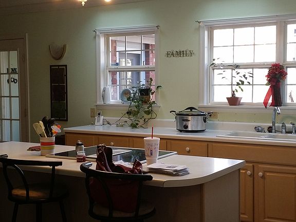 4th image of 76 Baymeadows Dr