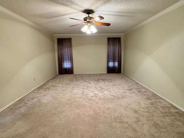7712 Grover Ave — Photo 26