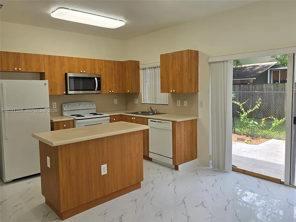 2973 SE 15th Ter