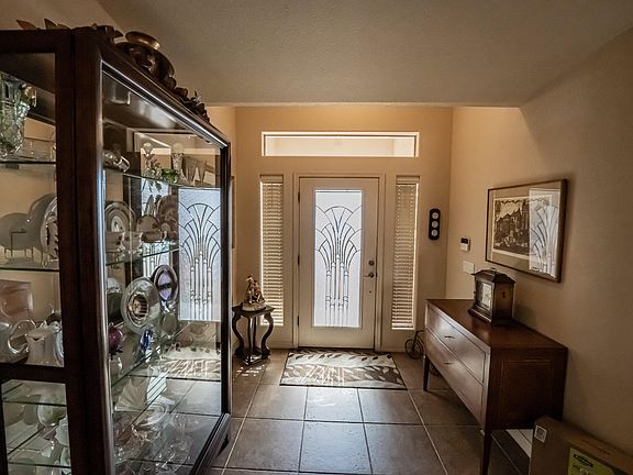 4th image of 261 Acoma Blvd S