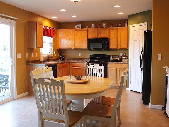 3rd image of 6045 Marsh Cir
