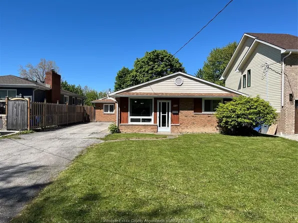 589 Elinor St, Windsor, ON N8P 1E3