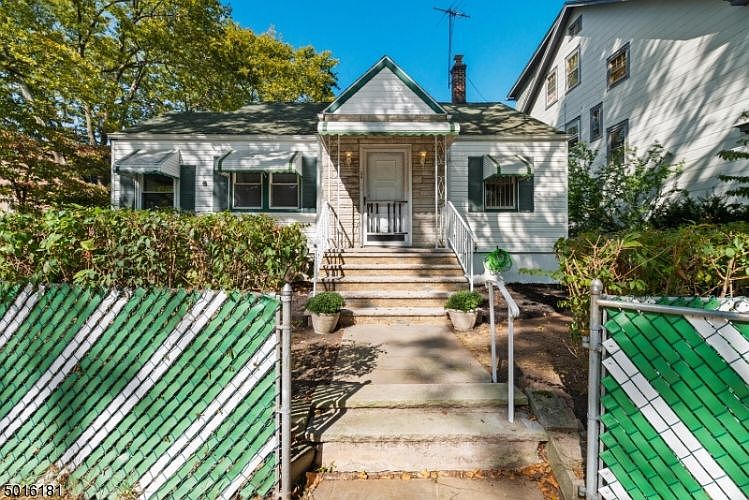1st image of 34 Hudson Ave