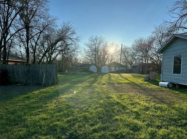 605 Erie St, Cleburne, TX 76031