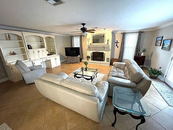 4th image of 4828 Alexis Dr