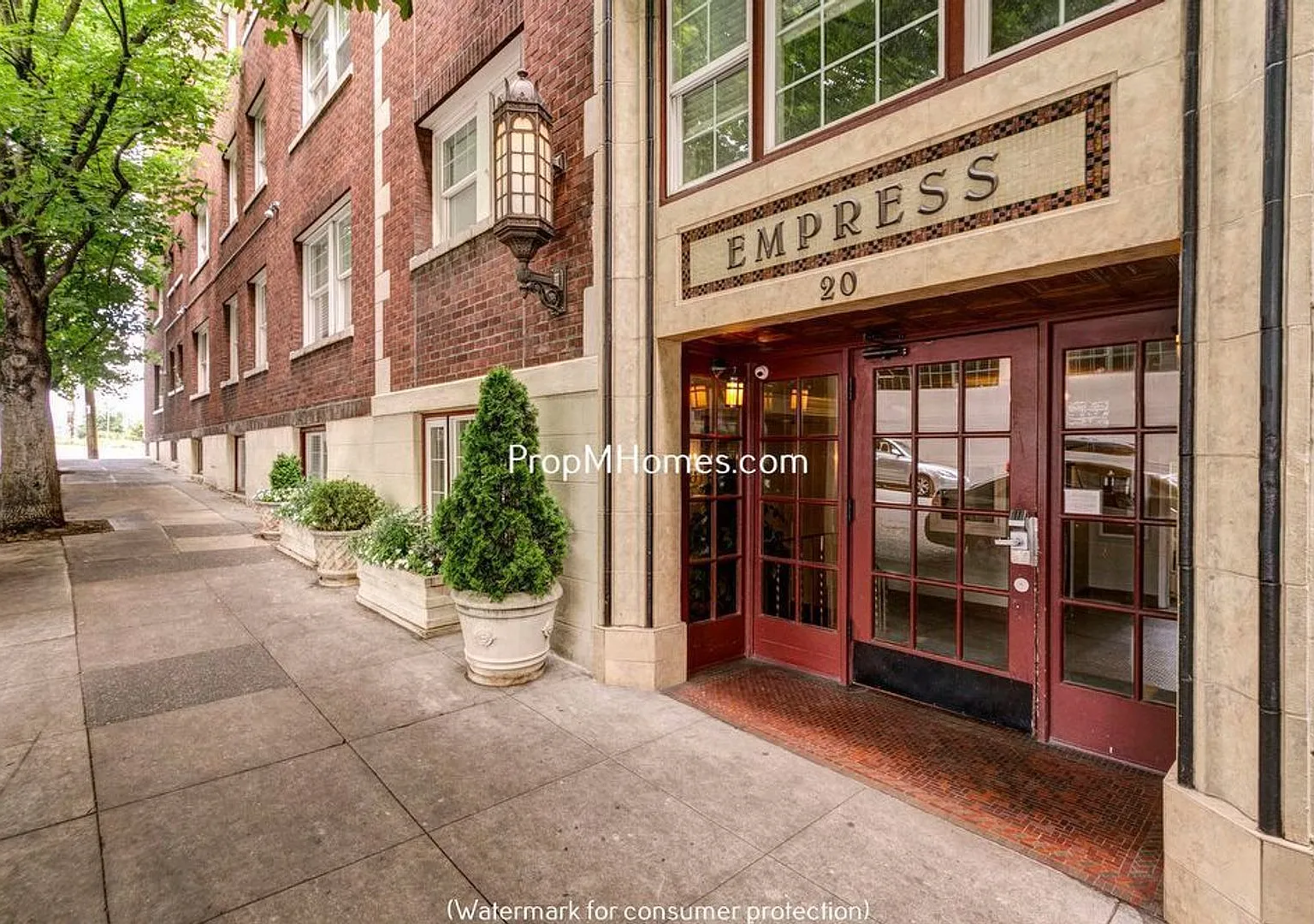 Timeless Condo at the Empress - Modern Updates! — Photo 3