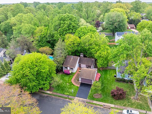 2nd image of 11819 Blue Spruce Rd
