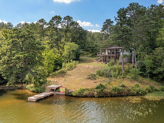 2nd image of 160 Pelican Ln