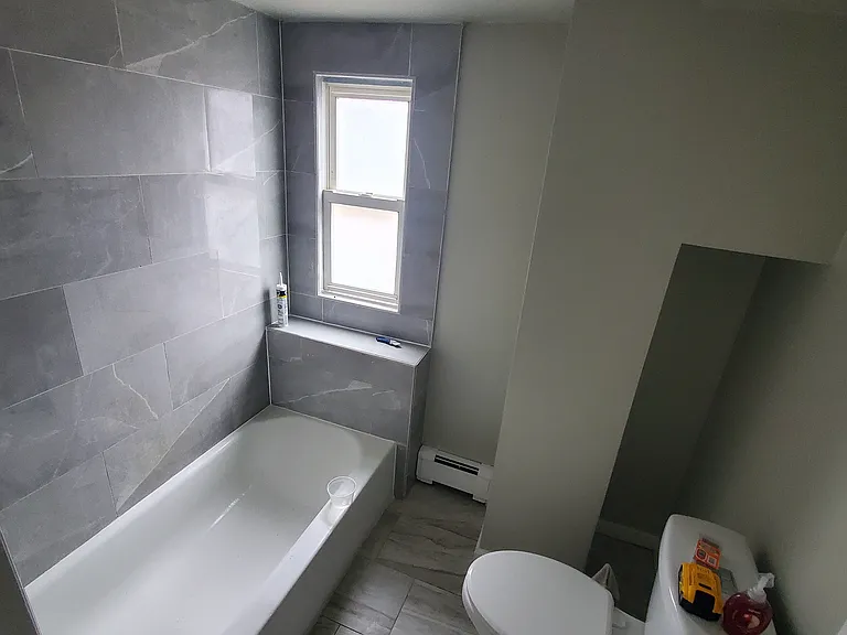 933-35 W 3rd St #2 — Photo 5