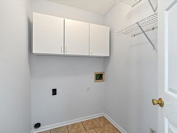5th image of 1028 Zenith Rd