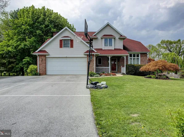 64 Diller Dr, Shippensburg, PA 17257