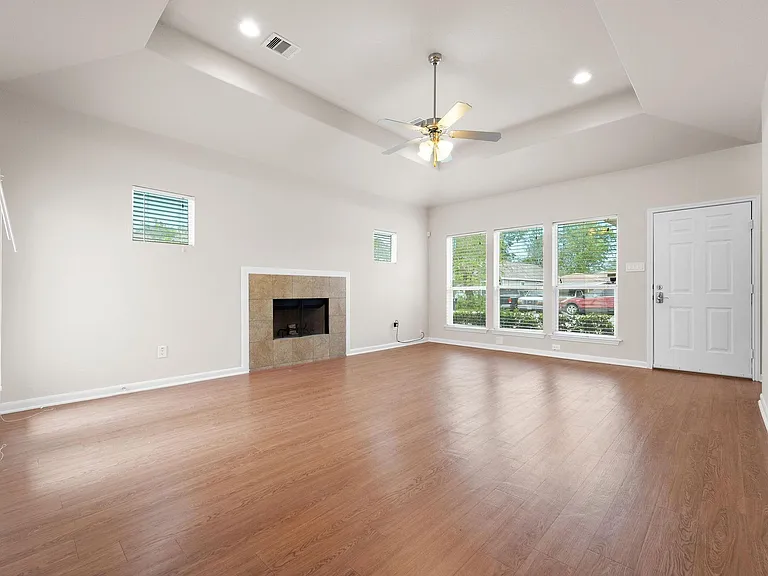 3548 Rebecca St — Photo 15