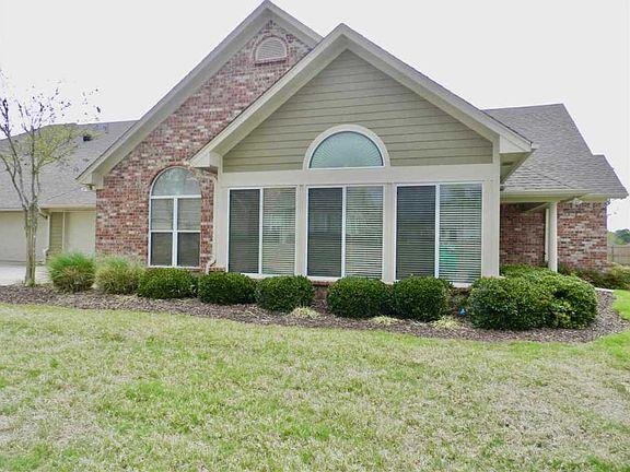 4th image of 230 Sweetwater Dr