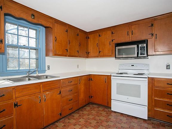 3rd image of 11 River St