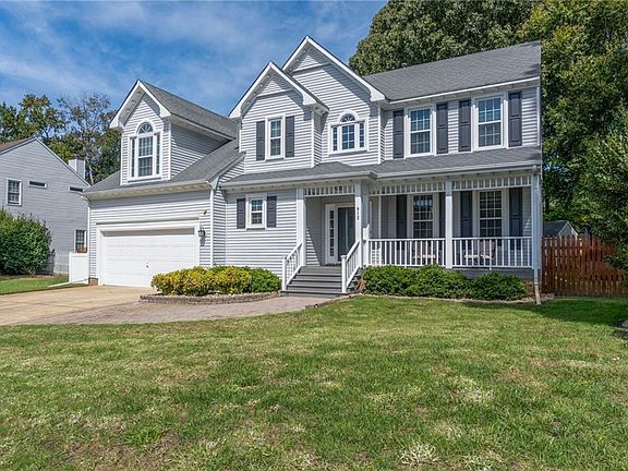 2nd image of 912 Blackthorne Dr