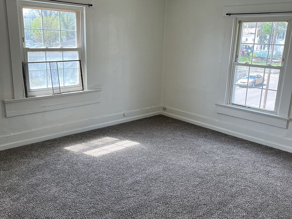 1st image of 117-119 Neal Ave #2